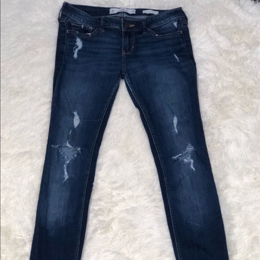 Hollister distressed skinny jeans 3R W26 L30